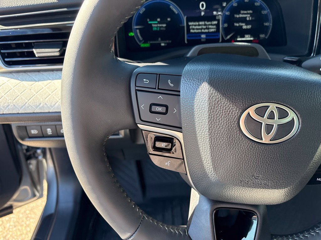 Used 2026 Toyota Camry XLE AWD/4WD image 22