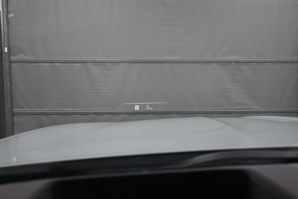 Used 2025 BMW 760i xDrive AWD/4WD image 21