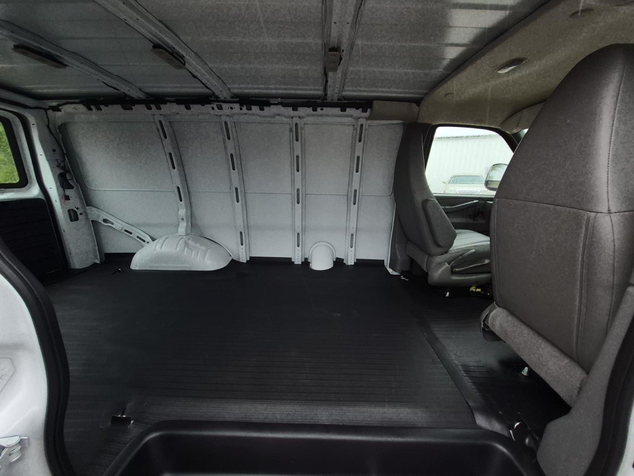 New 2026 Chevrolet Express 2500 w/ Driver Convenience Package RWD image 7