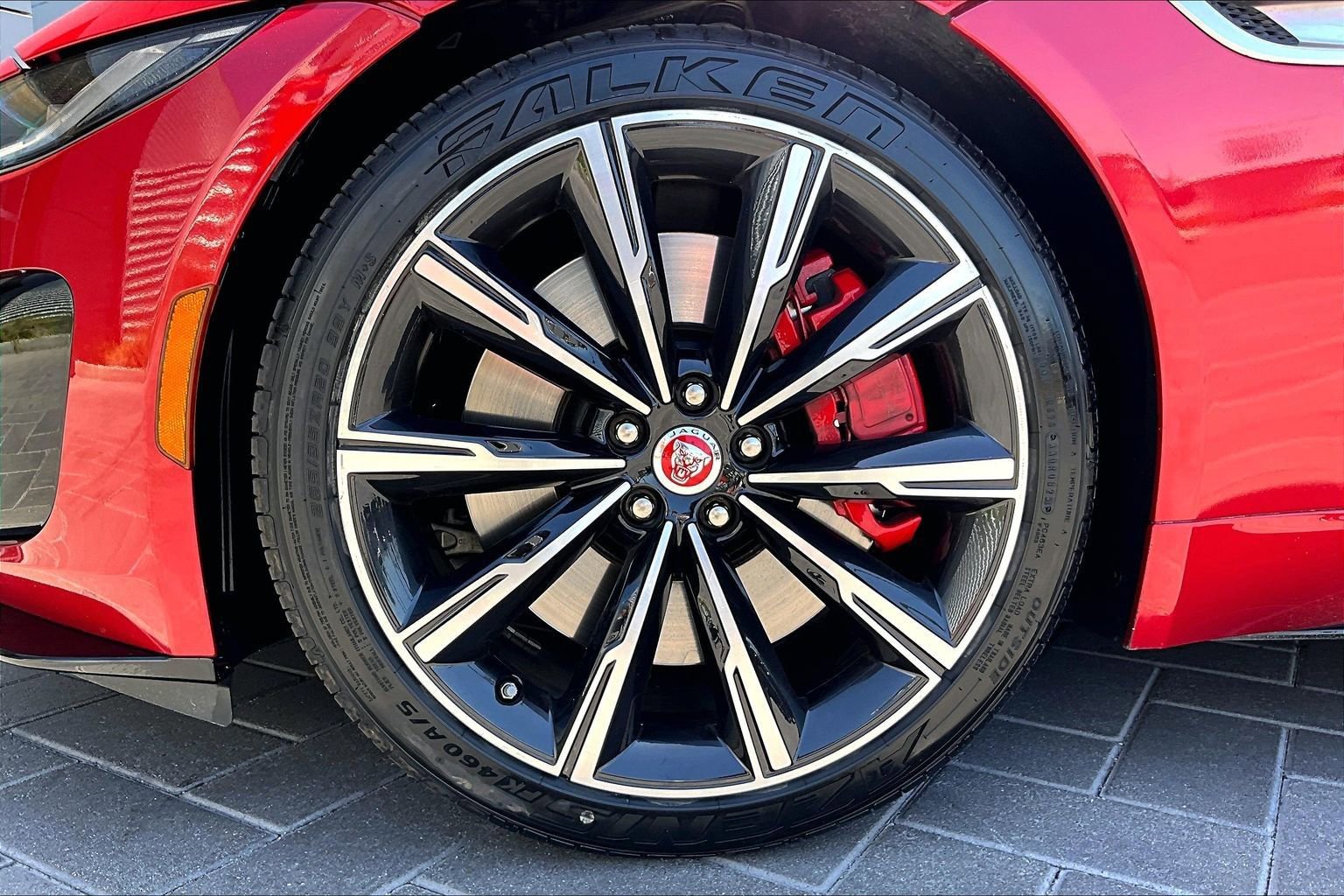 Used 2021 Jaguar F-TYPE R AWD/4WD image 9