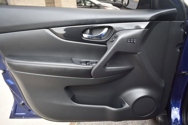 Used 2017 Nissan Rogue SL w/ SL Premium Package AWD/4WD image 20