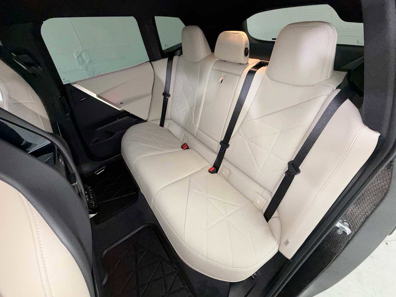 Certified 2026 BMW iX xDrive60 image 24