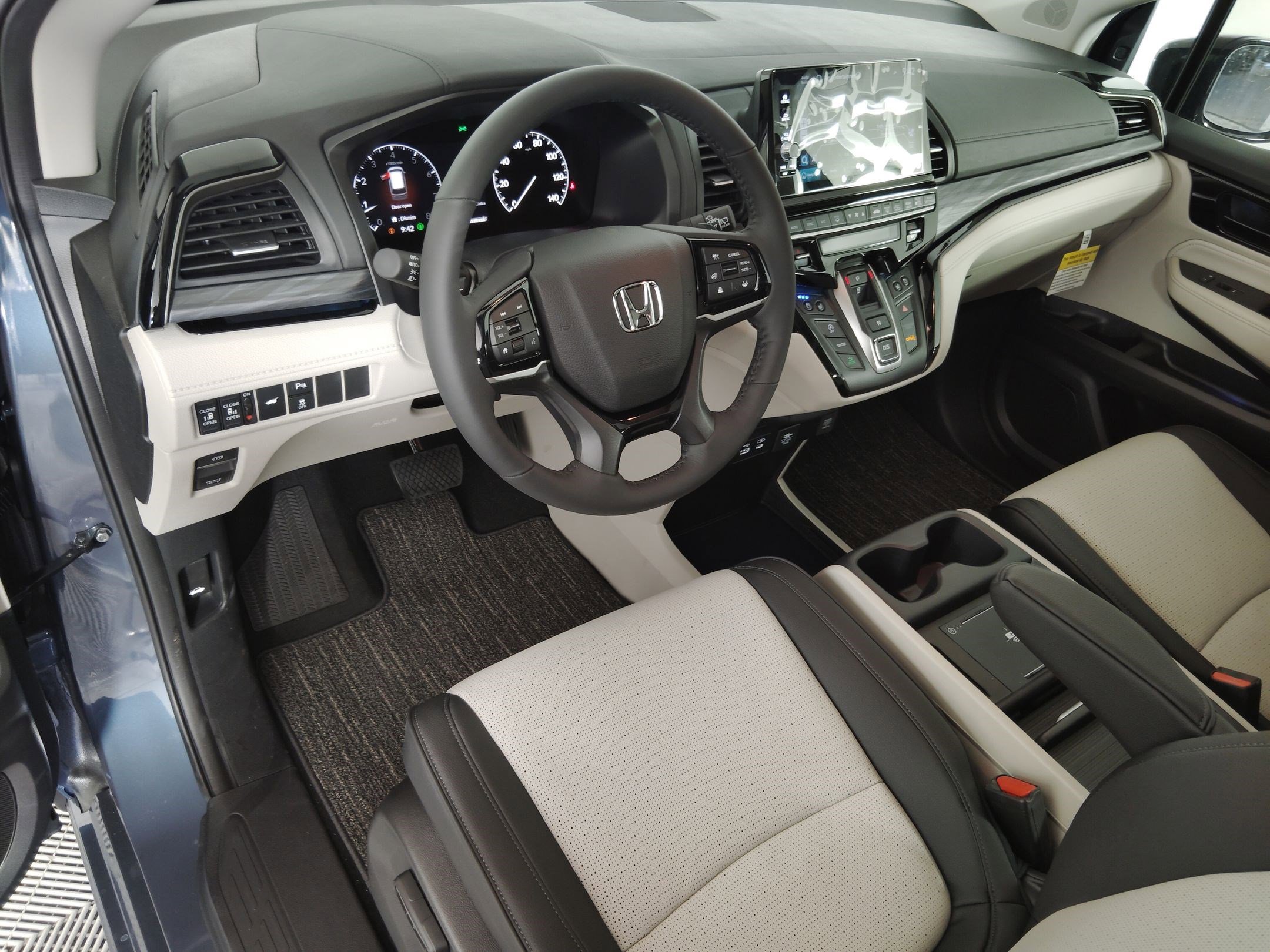 New 2026 Honda Odyssey Elite image 4