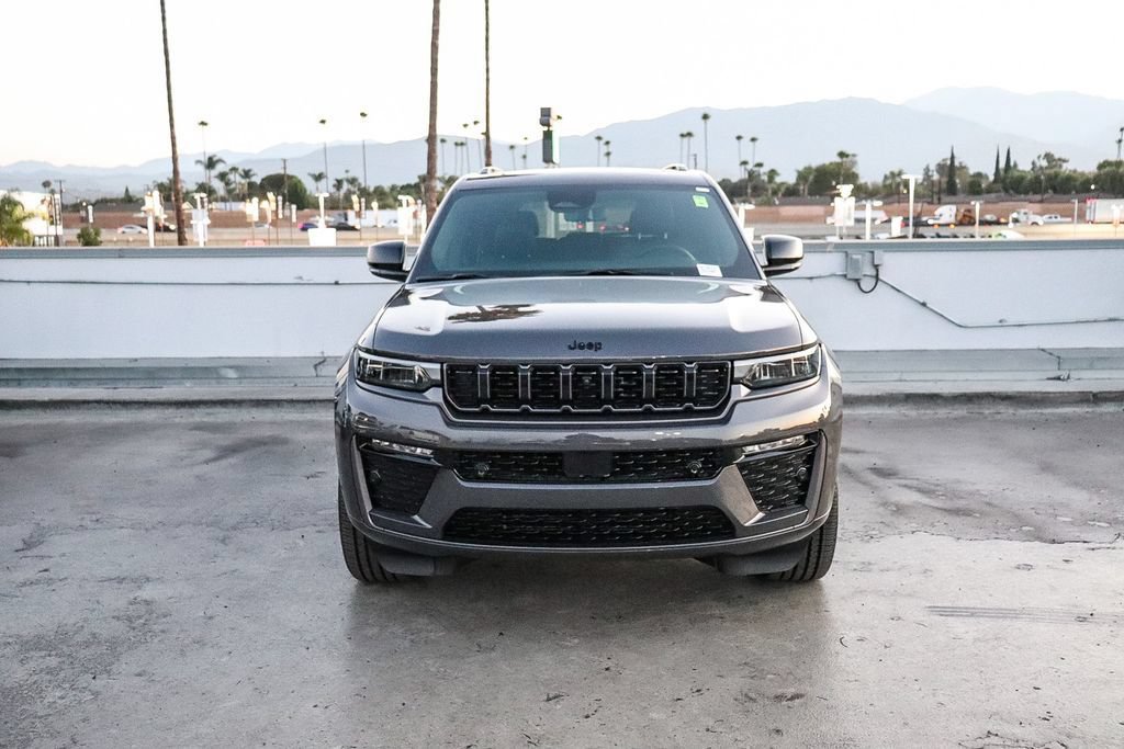 New 2026 Jeep Grand Cherokee Limited AWD/4WD image 3
