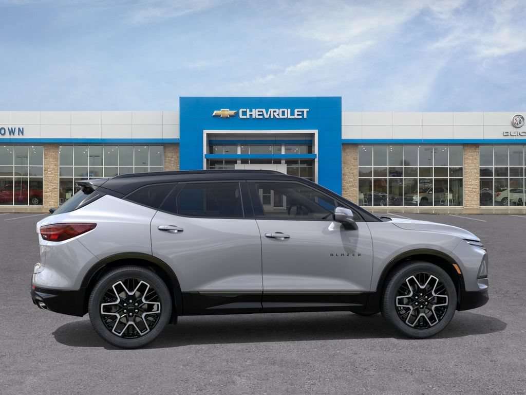 New 2026 Chevrolet Blazer RS w/ Driver Confidence II Package FWD image 5