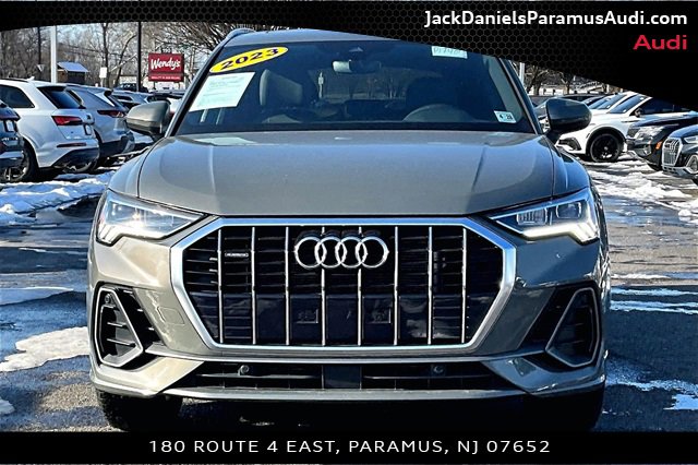 Used 2023 Audi Q3 2.0T Premium w/ Convenience Package image 3