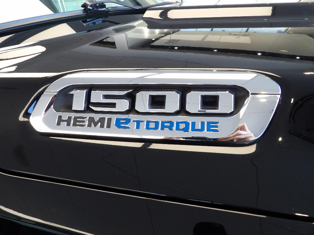Used 2022 RAM 1500 Big Horn AWD/4WD image 4