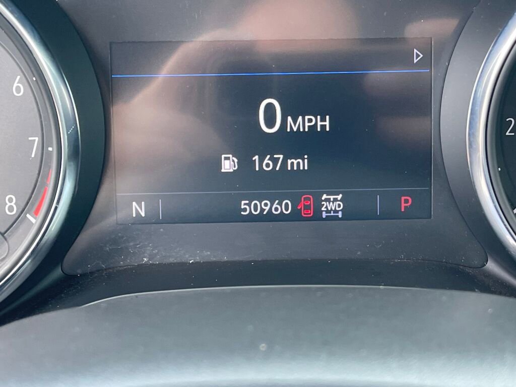 Used 2023 Buick Encore GX Essence w/ Experience Buick Package AWD/4WD image 3