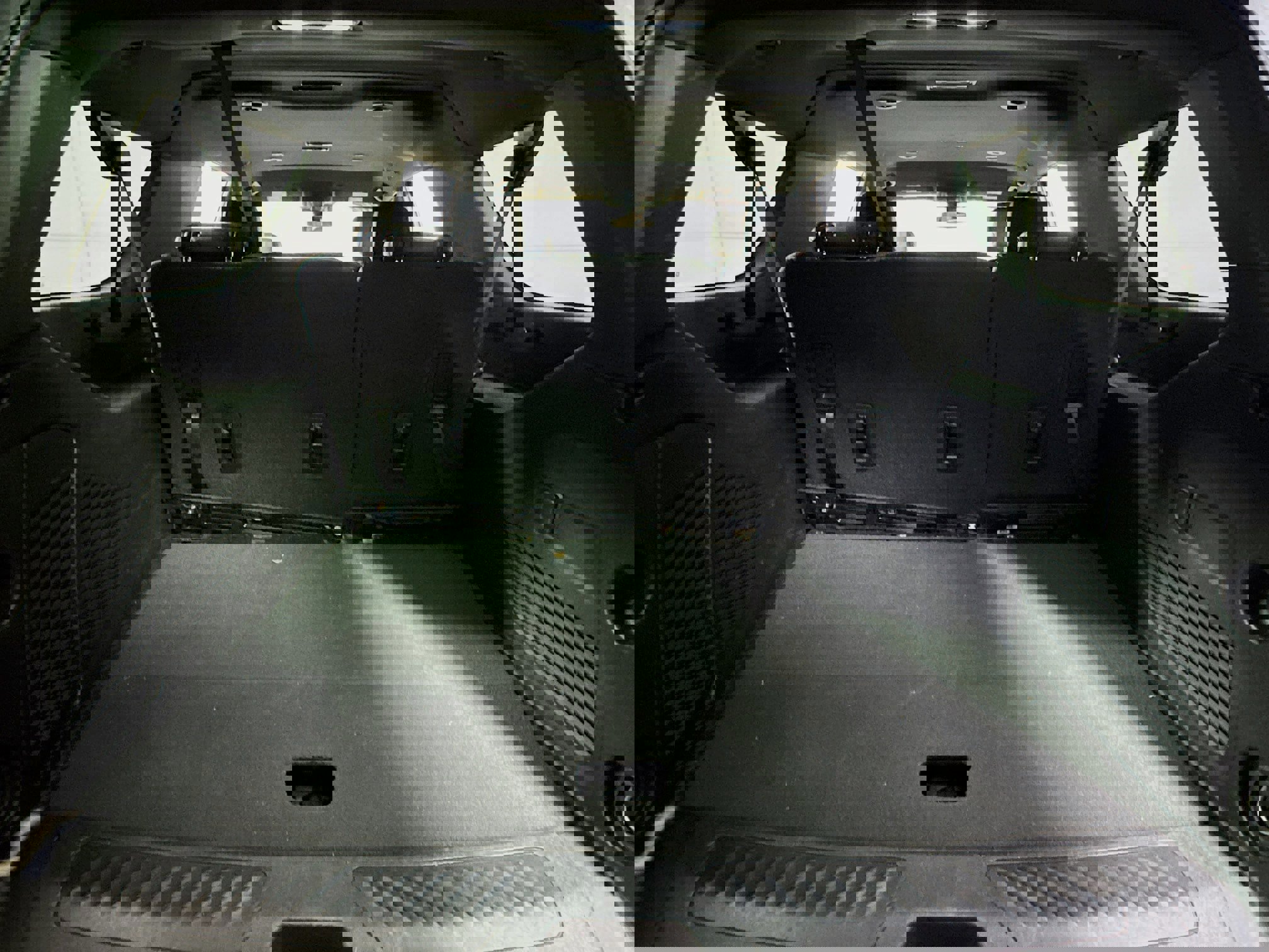 Used 2022 Chevrolet Suburban LS image 24