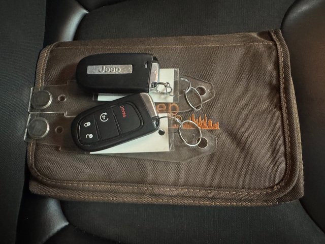 Used 2019 Jeep Cherokee Latitude Plus image 25