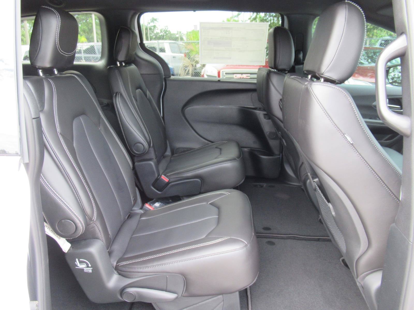 New 2026 Chrysler Voyager LX FWD image 27