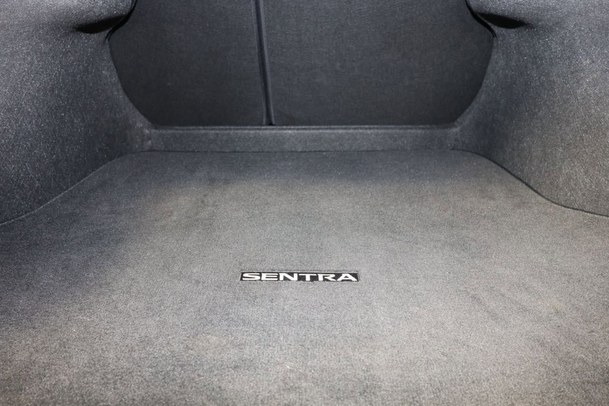 Used 2025 Nissan Sentra SV FWD image 14