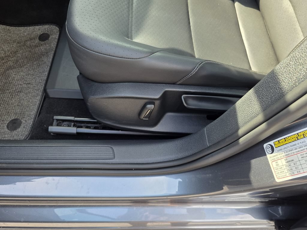 Used 2015 Volkswagen Golf TDI SE FWD image 18