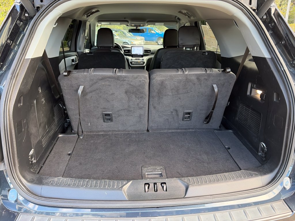 Certified 2023 Ford Explorer XLT w/ Equipment Group 202A RWD image 30