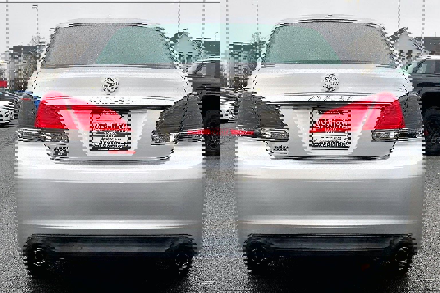 Used 2012 Toyota Avalon Limited image 4