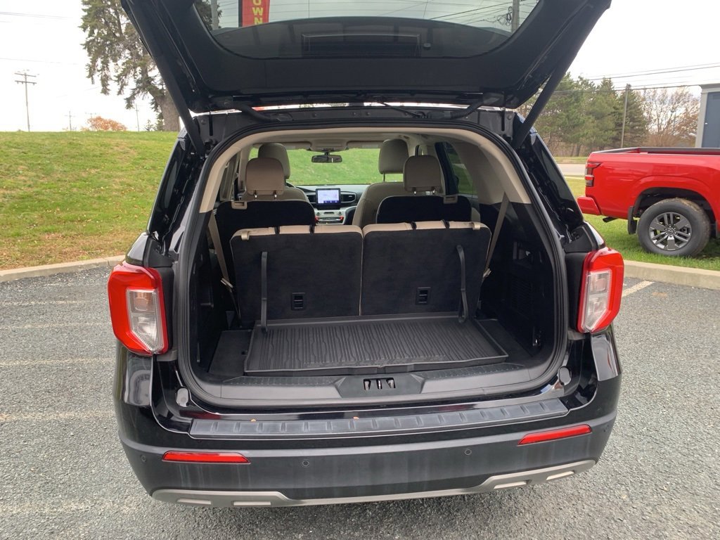 Used 2022 Ford Explorer XLT w/ Equipment Group 202A image 31