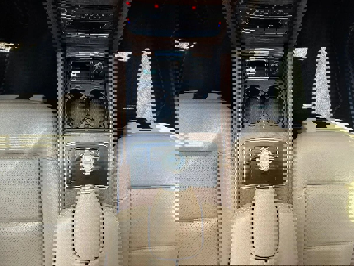 Used 2011 Mercedes-Benz E 350 Sport image 33