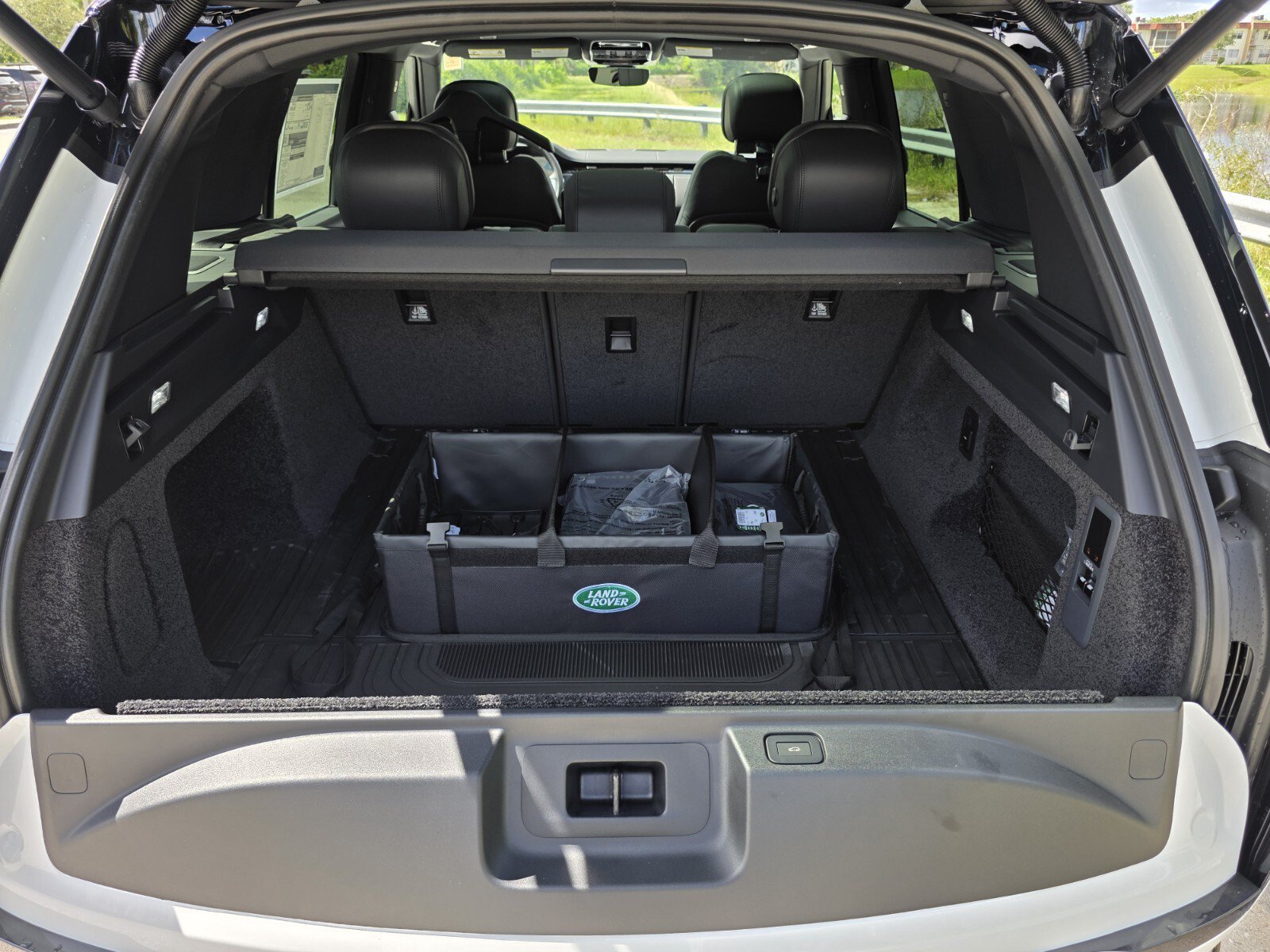 New 2027 Land Rover Range Rover SE AWD/4WD image 14