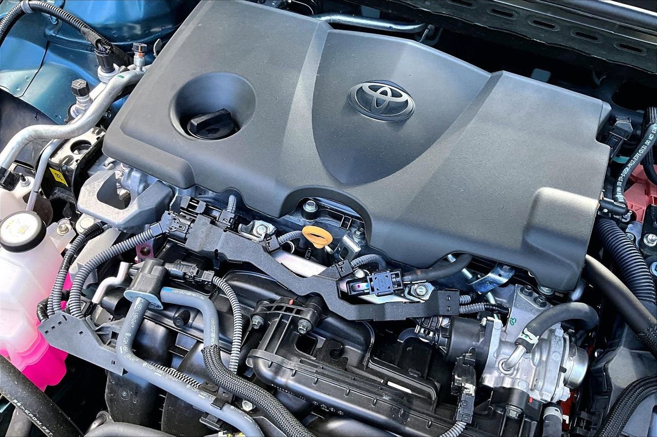 Used 2025 Toyota Camry SE w/ Convenience Package FWD image 31