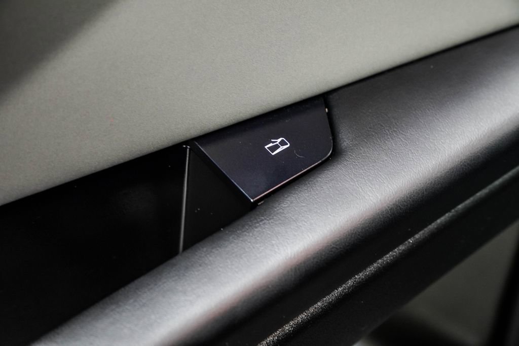 Used 2025 Tesla Cybertruck AWD Crew Cab image 36