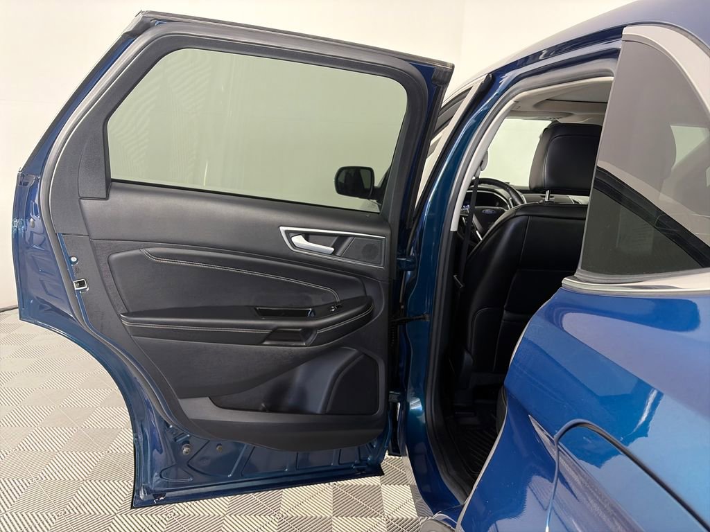 Used 2020 Ford Edge Titanium AWD/4WD image 12