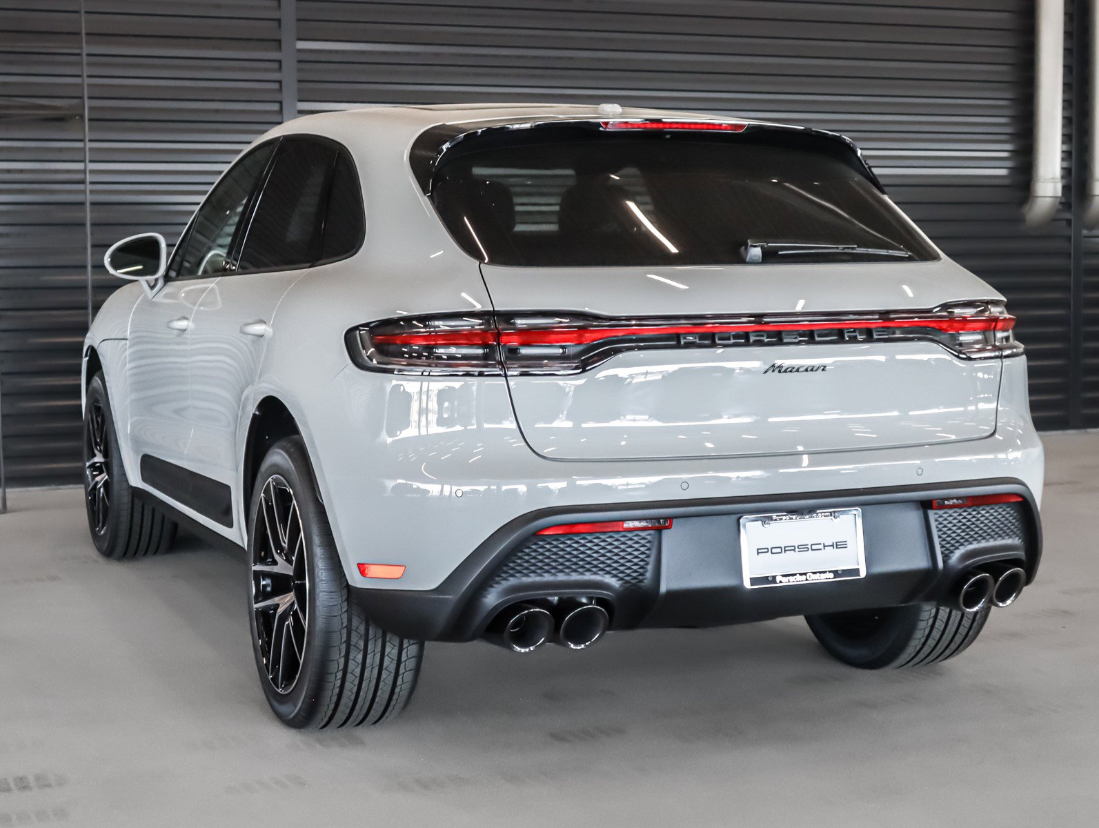 New 2026 Porsche Macan image 3