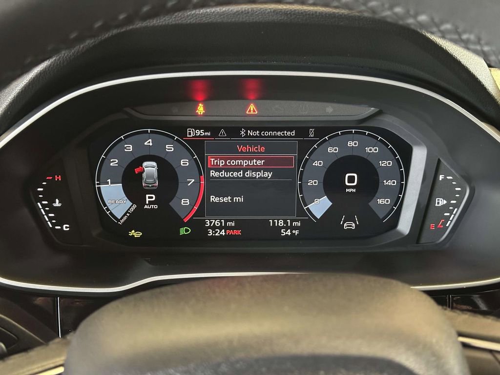 Used 2025 Audi Q3 2.0T Premium w/ Convenience Package AWD/4WD image 28