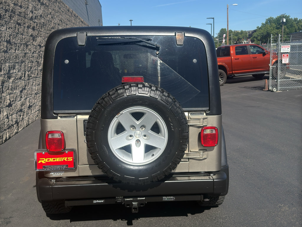 Used 2004 Jeep Wrangler X w/ Convenience Group AWD/4WD image 3