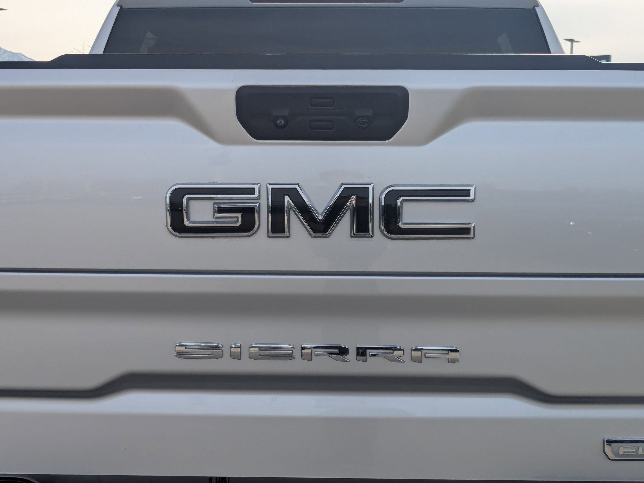 Used 2022 GMC Sierra 1500 Elevation w/ LPO, Elevation Black Package image 14