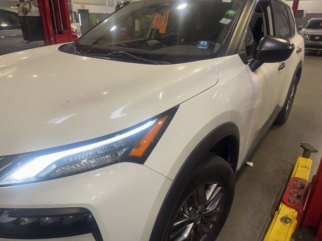 Used 2021 Nissan Rogue S FWD image 4