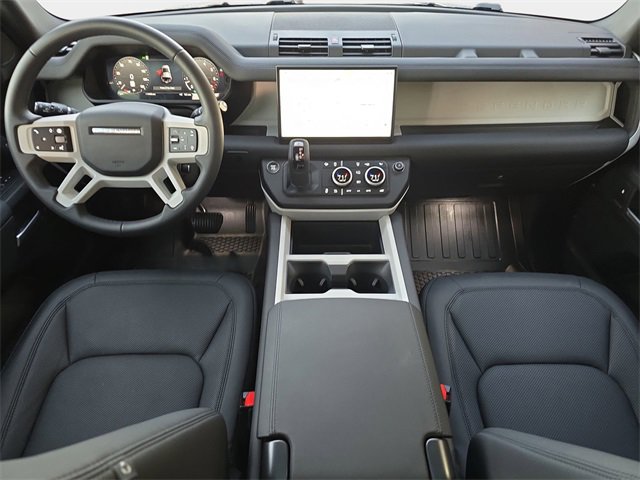 Used 2025 Land Rover Defender 110 S image 9