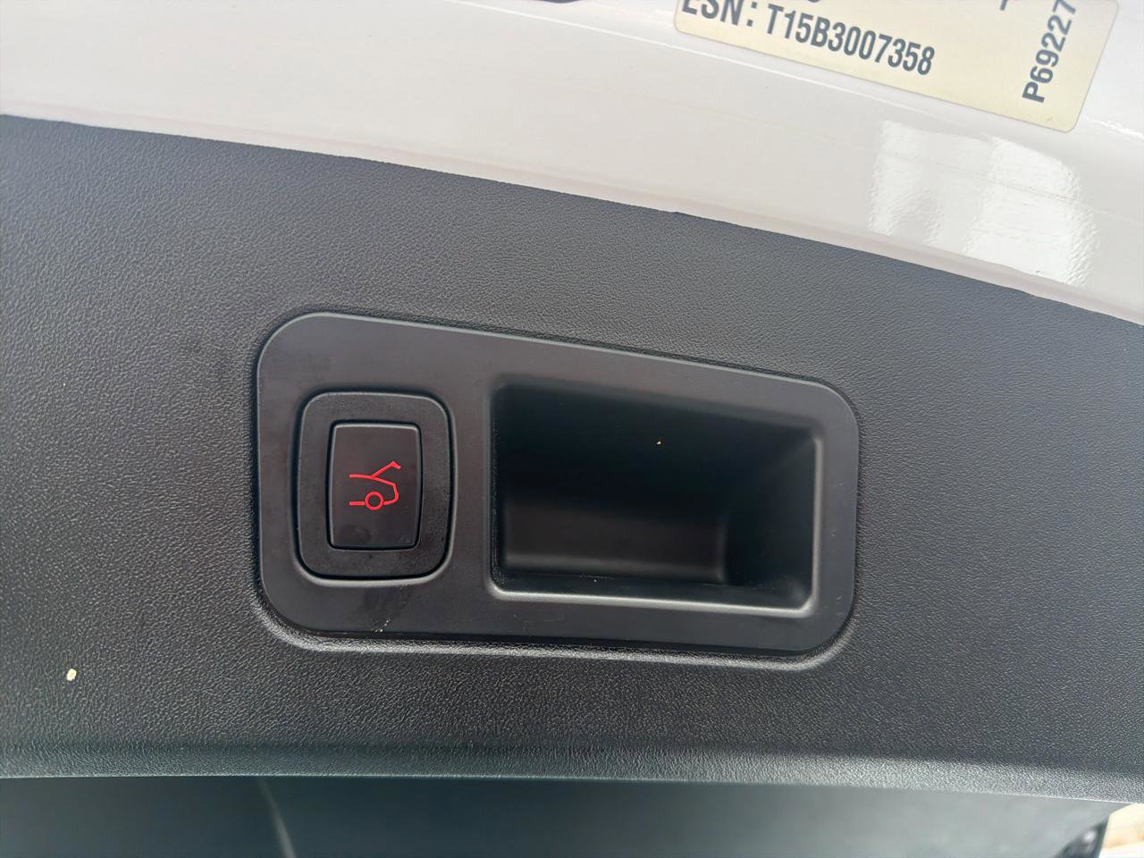 Used 2015 Tesla Model S 85D image 9