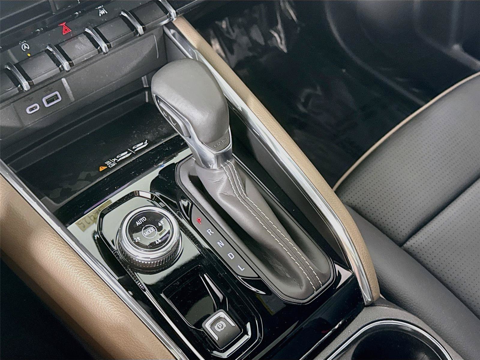 New 2026 GMC Canyon Denali AWD/4WD image 11