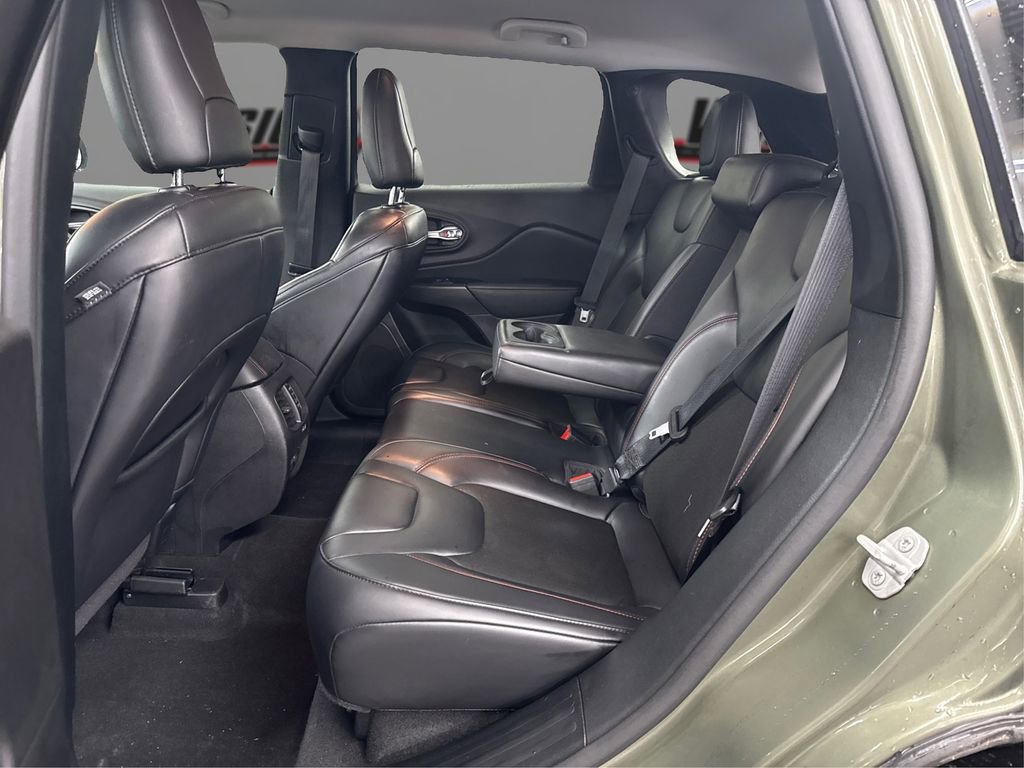 Used 2020 Jeep Cherokee Trailhawk image 10