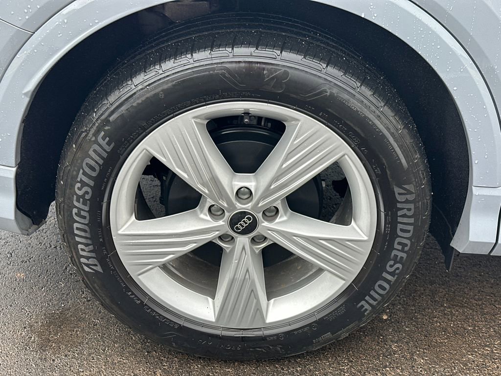 Used 2022 Audi Q4 e-tron Premium image 17