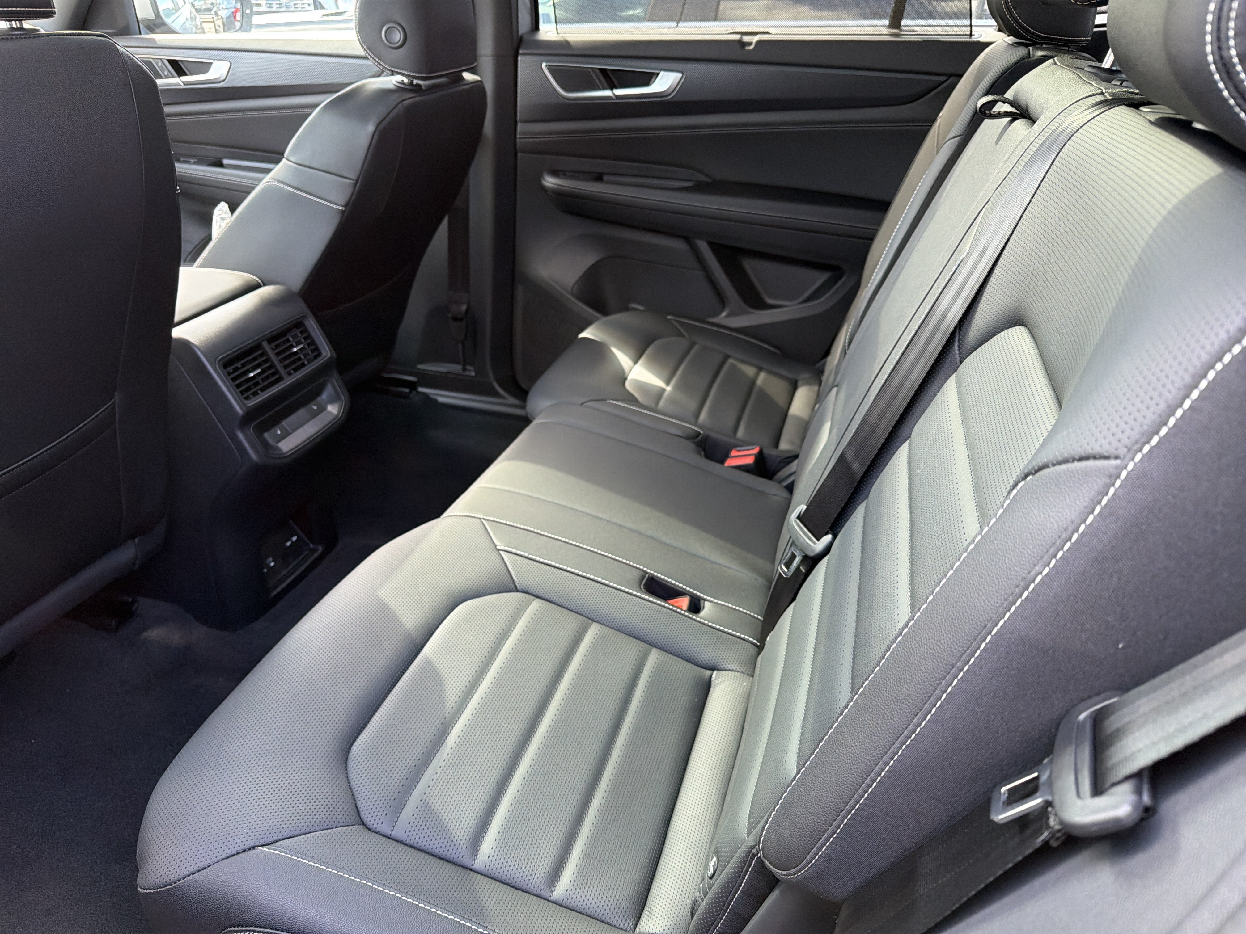 New 2026 Volkswagen Atlas Cross Sport SEL AWD/4WD image 22