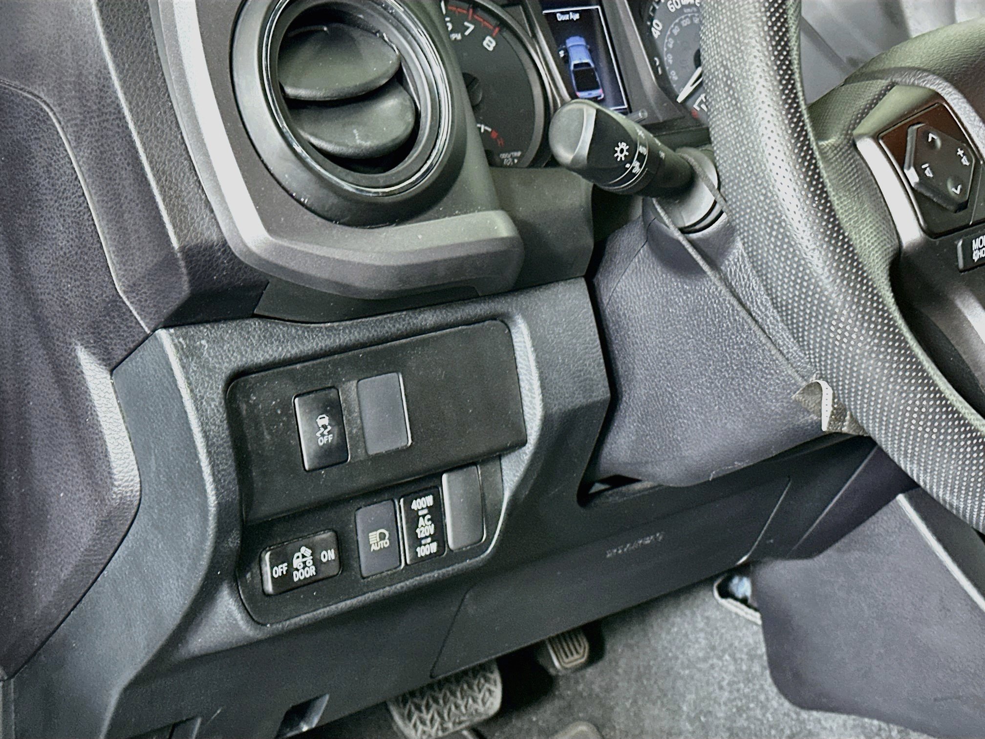 Used 2021 Toyota Tacoma TRD Sport w/ Technology Package RWD image 17