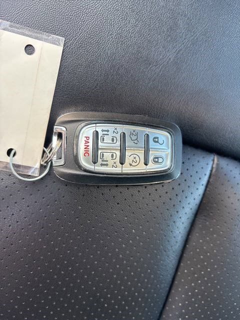 Used 2024 Chrysler Pacifica Touring-L FWD image 47