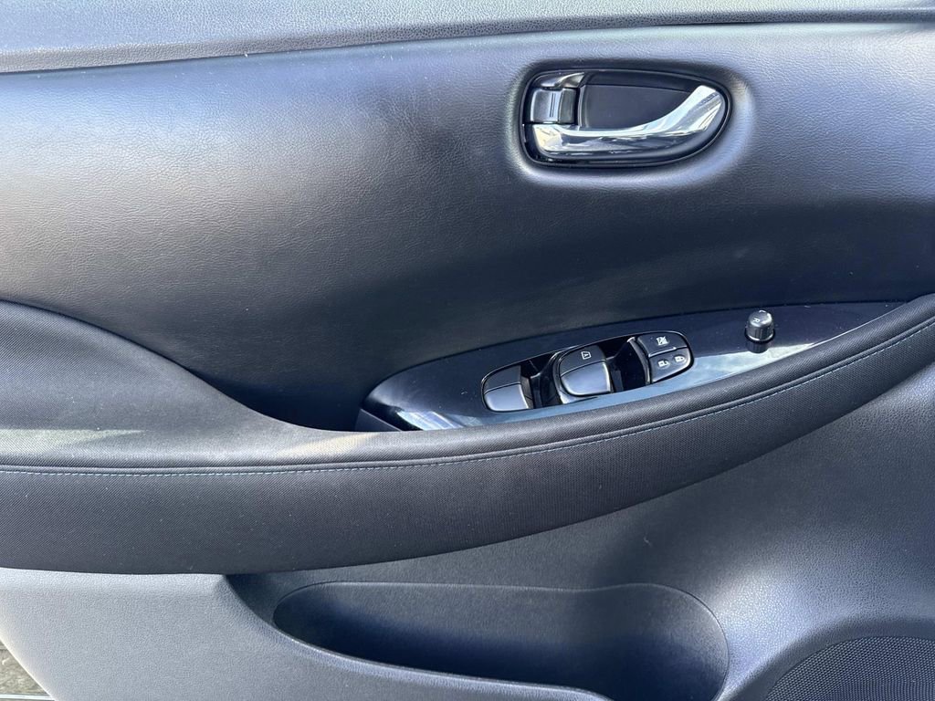 Used 2021 Nissan Leaf SV Plus image 18