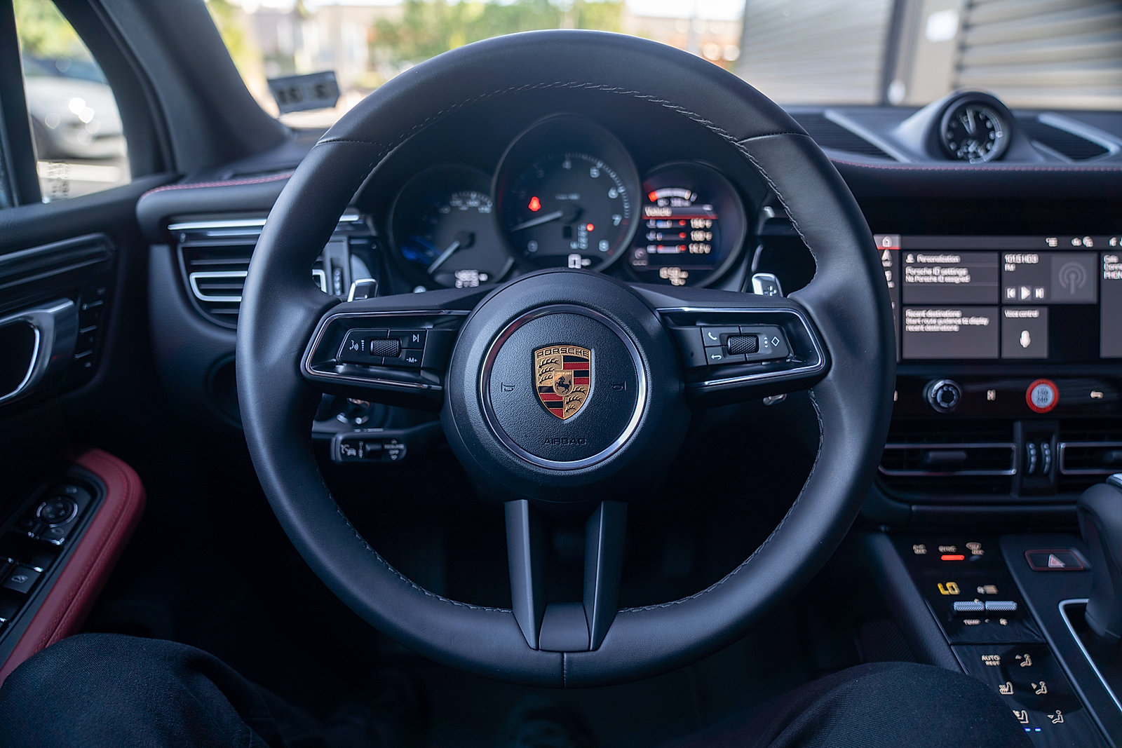 Used 2026 Porsche Macan AWD/4WD image 6