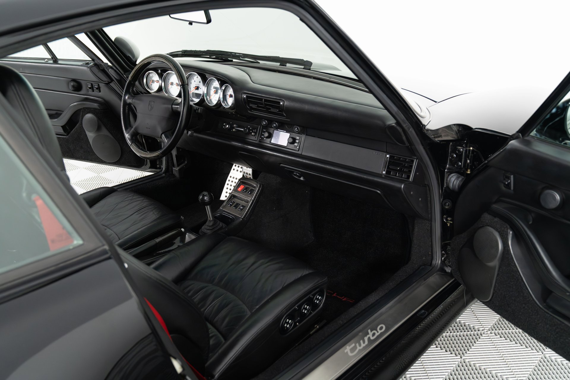 Used 1996 Porsche 911 Turbo RWD image 16
