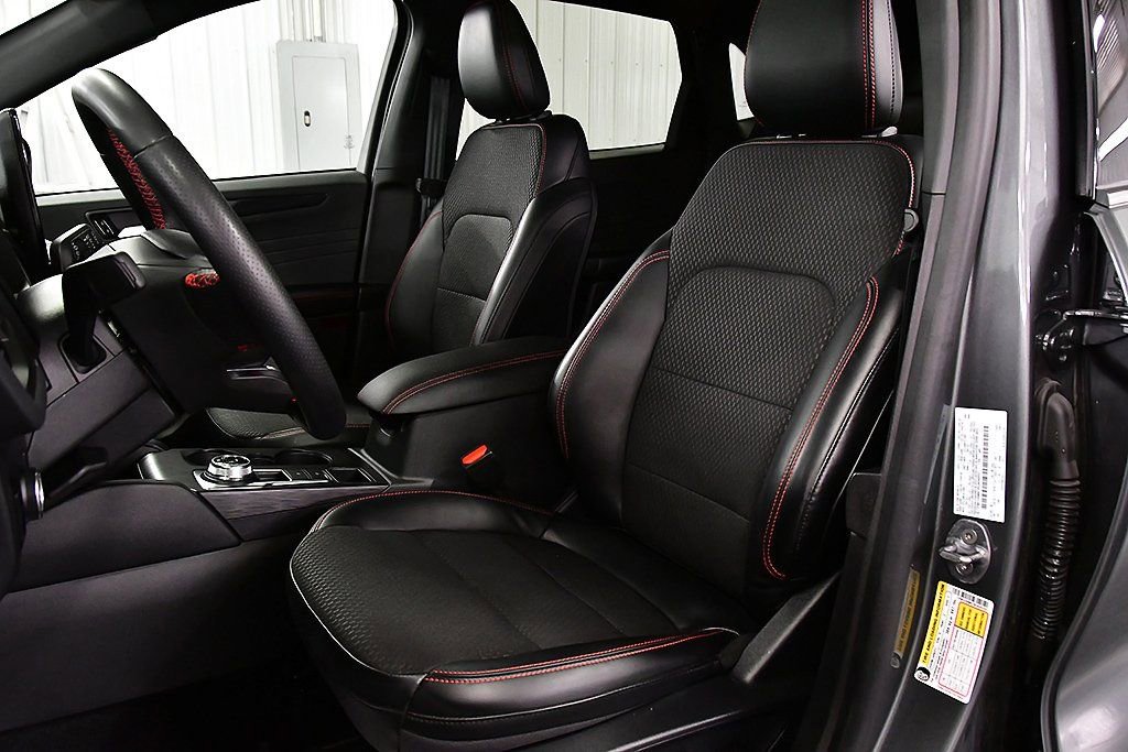 Used 2024 Ford Escape ST-Line w/ Tech Pack #1 image 30