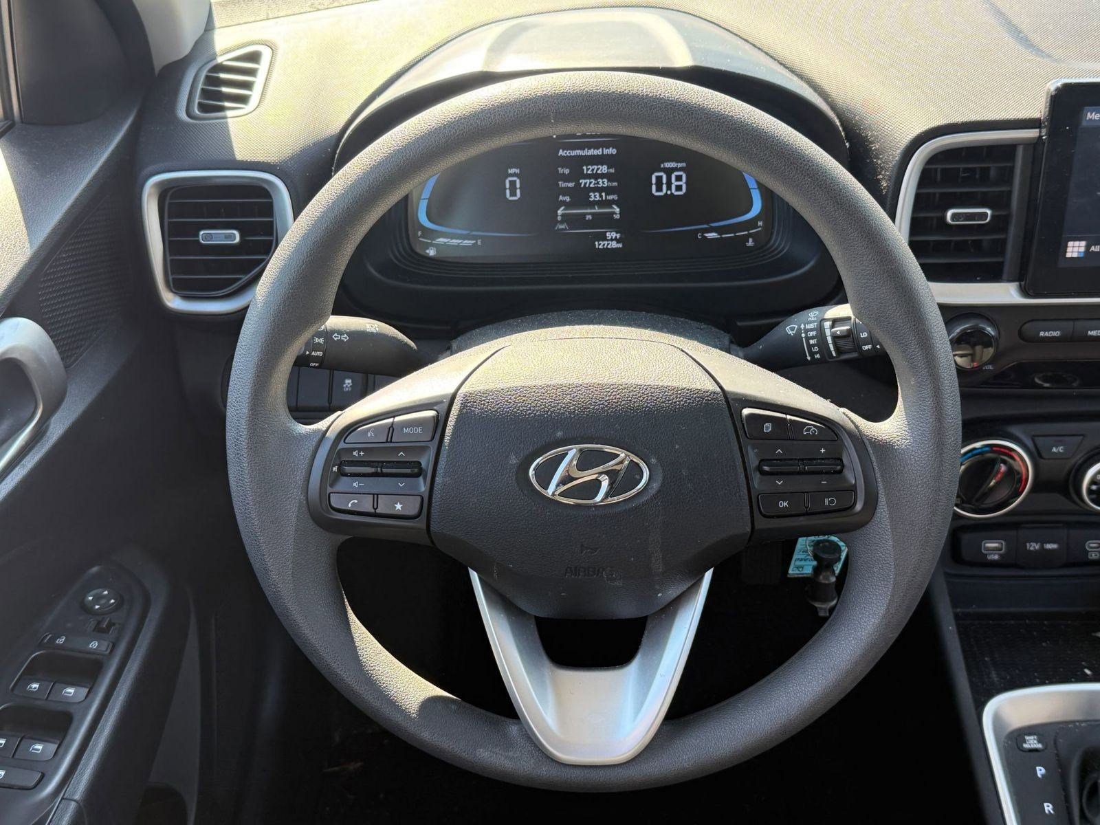 Used 2024 Hyundai Venue SE image 15