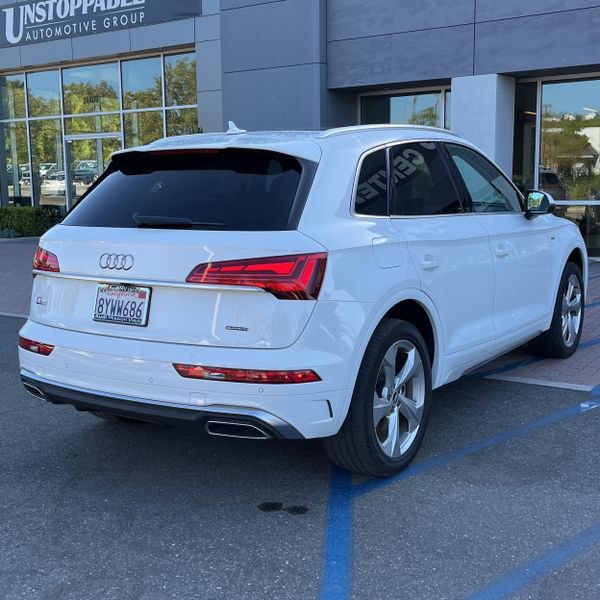 Used 2022 Audi Q5 2.0T Premium Plus w/ Premium Plus Package AWD/4WD image 2