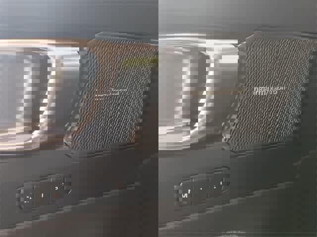 Used 2023 Volvo XC40 Recharge Ultimate w/ Protection Package Premier image 43