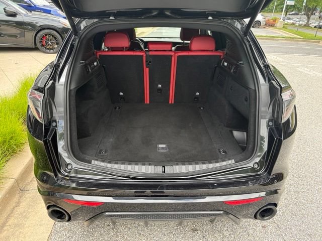 Used 2024 Alfa Romeo Stelvio Veloce AWD/4WD image 9