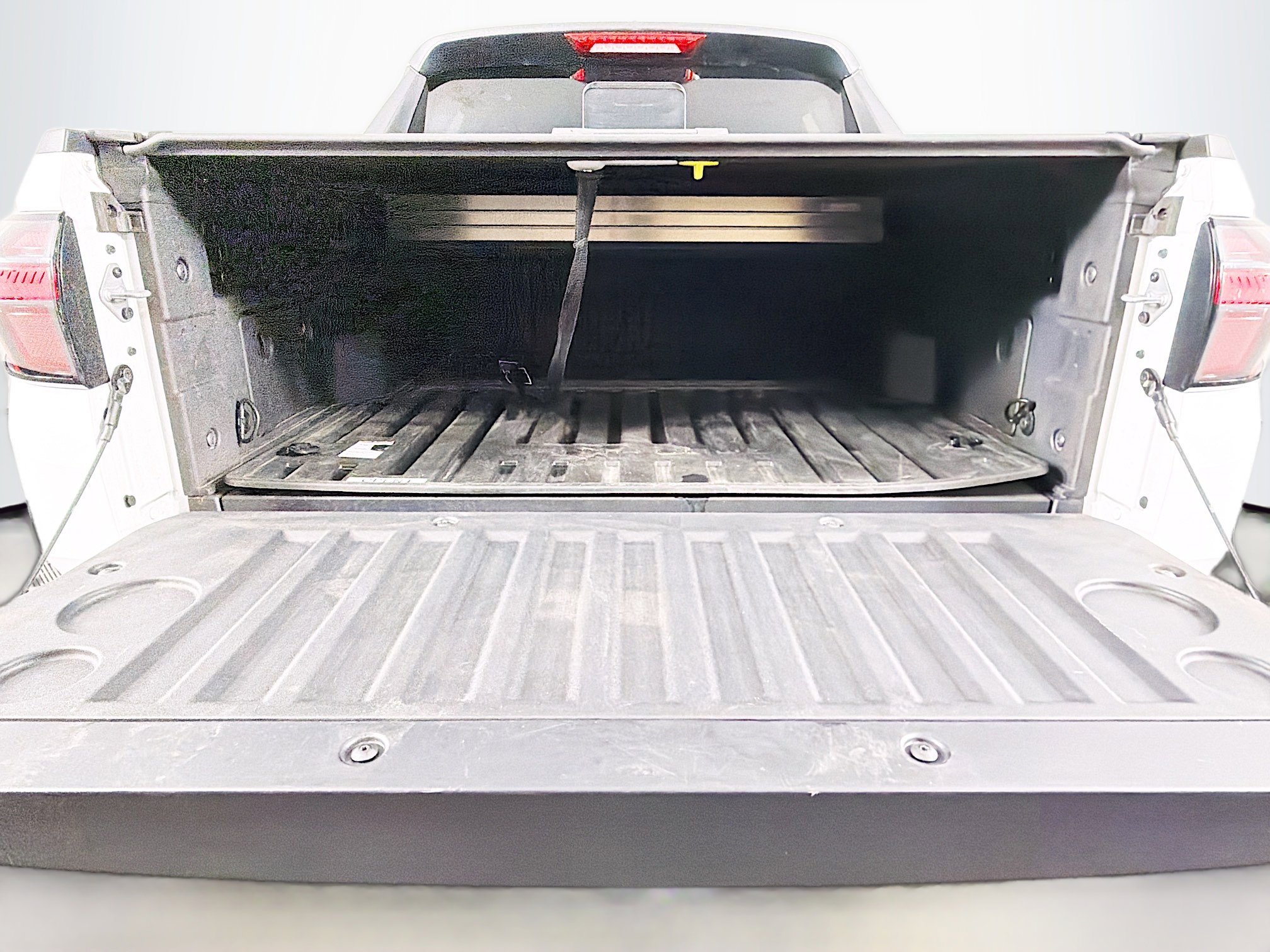 Used 2023 Hyundai Santa Cruz Limited w/ Cargo Package image 28