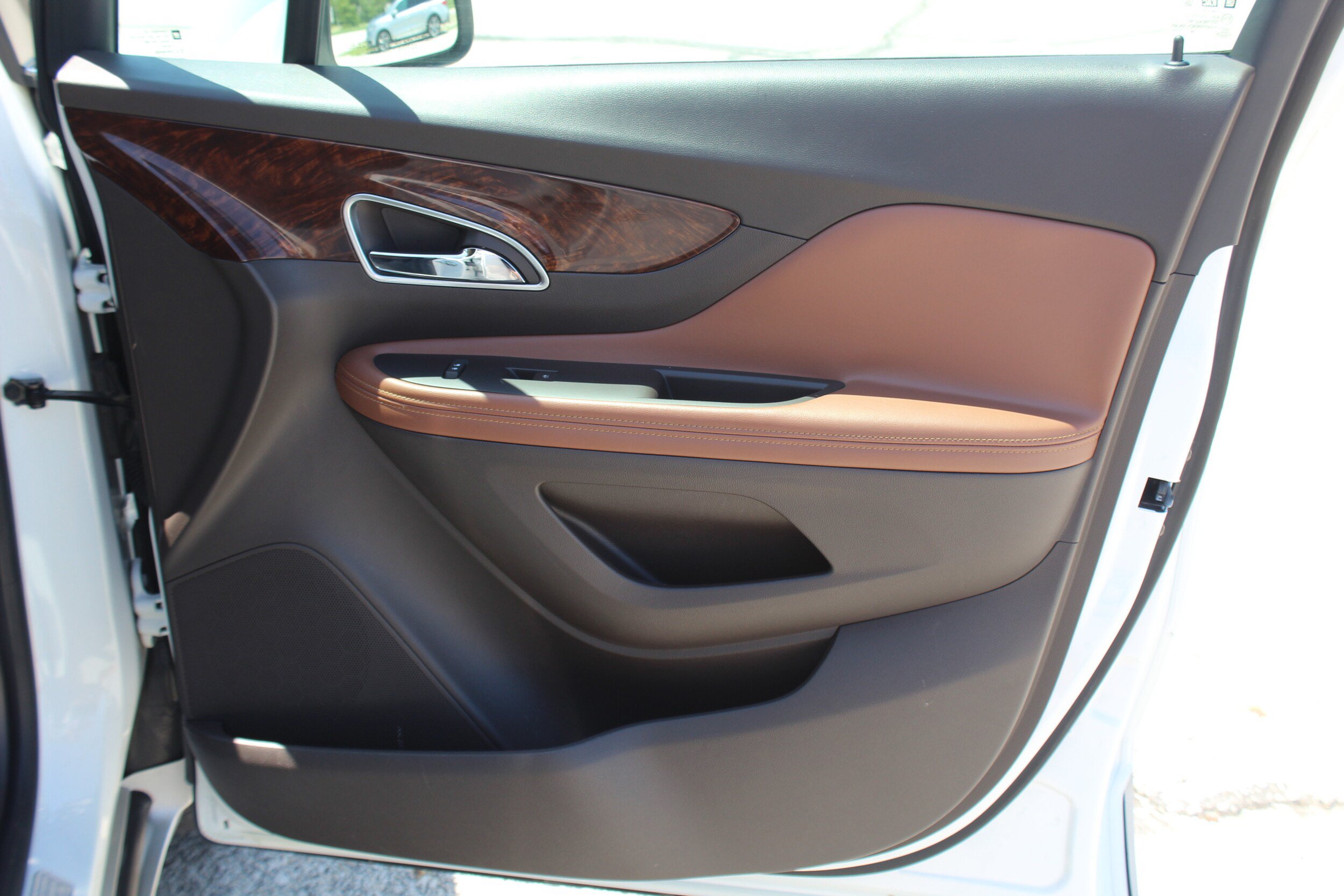 Used 2014 Buick Encore Leather AWD/4WD image 24