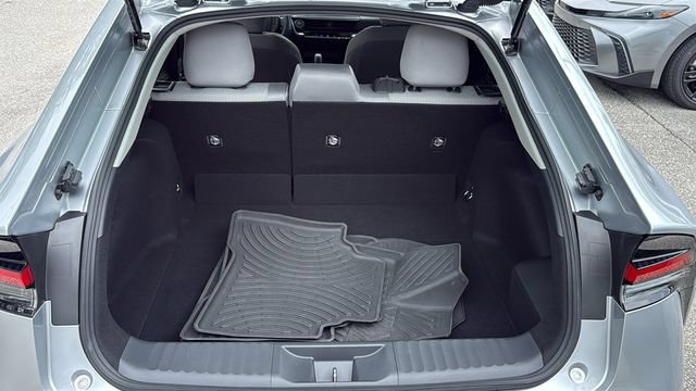 Used 2023 Toyota Prius LE FWD image 8