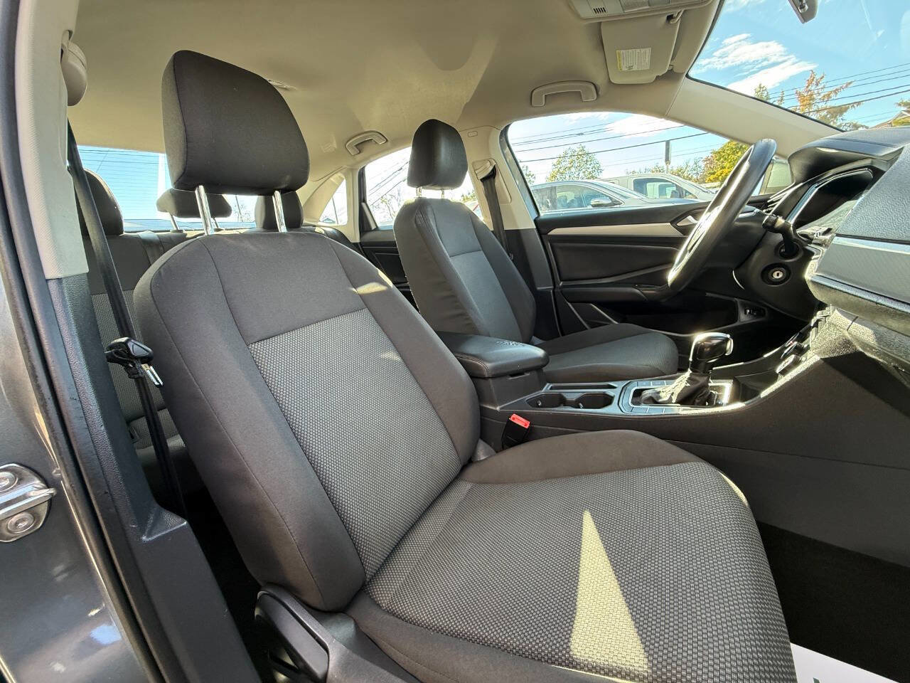 Used 2019 Volkswagen Jetta SE FWD image 10